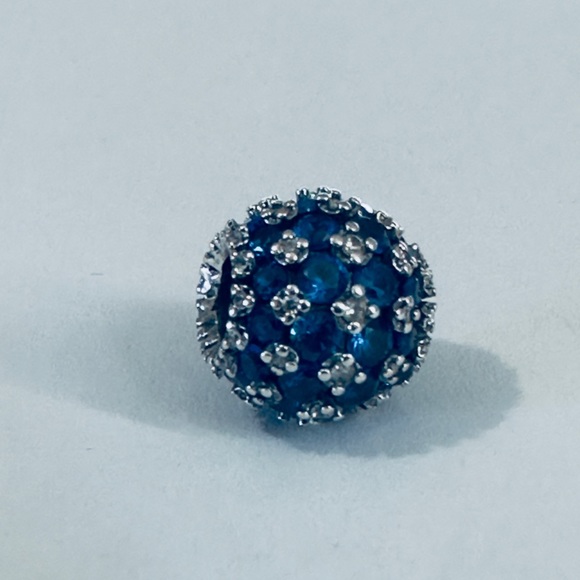 NEW Authentic Pandora Sparking Blue Pave Round Charm / Pandora Bracelet - Picture 9 of 11